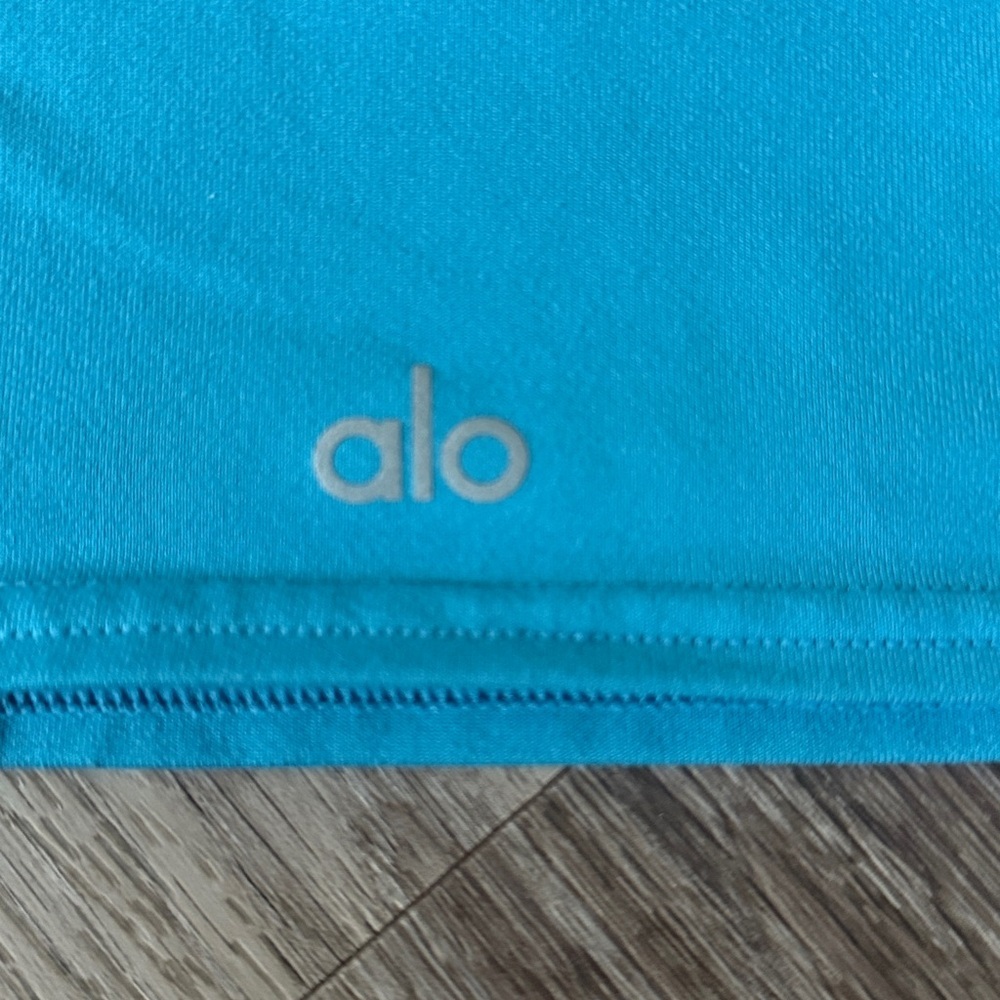 ALO Yoga Vibrant Blue Tank Womens Sports Bra in Teal Athletic Activewear - Picture 3 of 4